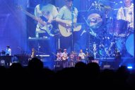 【ライブレポート】細野晴臣『WORLD HAPPINESS』で盟友・高橋幸宏へメッセージ「YMOの時、自分を助けてくれたのは幸宏だった」 - 画像一覧（4/4）