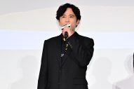 稲垣吾郎、草彅剛、香取慎吾が“マジカルバナ穴”に挑戦！「バナ穴に入りたいくらい恥ずかしいよ…」（稲垣） - 画像一覧（3/11）
