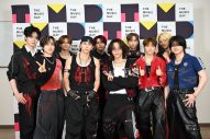 【THE MUSIC DAY 2026】INI直前インタビュー！「（今日の衣装のコンセプトは？の問いに）“燃えたぎる闘争心”」 - 画像一覧（1/1）