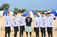 SixTONES『6SixTONES』ムロツヨシが沖縄で全力おもてなし！MONGOL800サプライズ登場も - 画像一覧（1/7）