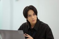松村北斗主演ドラマ『告白－25年目の秘密－』若手社員を演じる久保史緒里・山下幸輝が見どころを語る - 画像一覧（1/4）