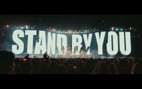 Official髭男dism、新作ライブ映像作品よりスタジアムライブのラストを飾った「Stand By You」の映像公開 - 画像一覧（1/7）