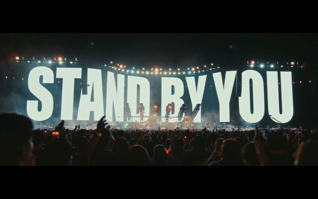Official髭男dism、新作ライブ映像作品よりスタジアムライブのラストを飾った「Stand By You」の映像公開