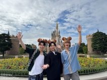 M!LK佐野勇斗・塩﨑太智・吉田仁人『ヒルナンデス！』でディズニーランドびしょ濡れ検証ロケ！「普段以上の爽快感」のふたりを見守る吉田仁人