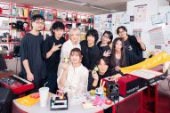 いきものがかり『tiny desk concerts JAPAN』初登場！ヒット曲の数々をこの日のためだけの特別なアレンジで披露 - 画像一覧（4/5）
