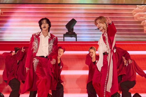 【ライブレポート】ROIROM、横浜アリーナを揺らす！「ROIROMの最年長、色気担当の本多大夢です」「ROIROMの最年少、かわいい美少年、浜川路己です」