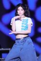 【ライブレポート】ILLITのライブにHANAのJISOO＆MOMOKAがサプライズ登場！新曲「I Got Your Back」を全員揃ってステージ初披露 - 画像一覧（9/10）