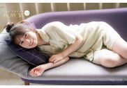 乃木坂46小川彩が高校卒業後初グラビア！純白ワンピースに身を包んで『週刊少年チャンピオン』表紙＆巻頭に登場 - 画像一覧（4/4）