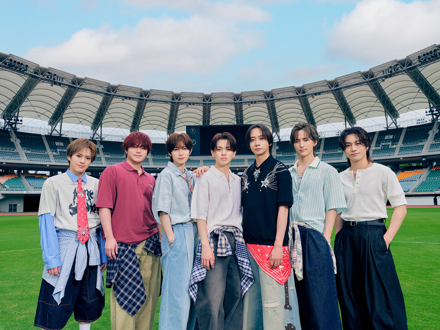 Travis Japan、夢と仲間への想いを壮大なスタジアムで表現した「On My Road -Stadium ver.-」MV公開決定