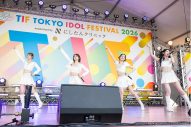 【ライブレポート】IS:SUE『TOKYO IDOL FESTIVAL 2026』初出場！全7曲を披露し会場を魅了 - 画像一覧（2/10）