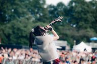 【ライブレポート】YOASOBI『Lollapalooza』2年ぶり2度目の出演でメインステージへ！3万人を魅了 - 画像一覧（2/6）
