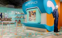 King & Prince髙橋海人×エトロポップアップストアが東京＆大阪でオープン！髙橋が新宿店を来訪 - 画像一覧（4/8）