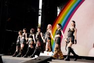 【ライブレポート】ME:I、初出演の『LuckyFes’26』で新曲「FLUTE」をパワフルに披露 - 画像一覧（4/4）