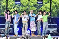 【ライブレポート】DXTEEN、『LuckyFes’26』出演！爽やかさから圧巻のパフォーマンスまで全7曲で魅せた夏ステージ - 画像一覧（7/49）