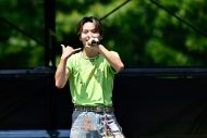 【ライブレポート】DXTEEN、『LuckyFes’26』出演！爽やかさから圧巻のパフォーマンスまで全7曲で魅せた夏ステージ - 画像一覧（21/49）