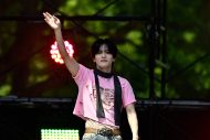 【ライブレポート】DXTEEN、『LuckyFes’26』出演！爽やかさから圧巻のパフォーマンスまで全7曲で魅せた夏ステージ - 画像一覧（25/49）