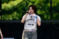 【ライブレポート】DXTEEN、『LuckyFes’26』出演！爽やかさから圧巻のパフォーマンスまで全7曲で魅せた夏ステージ - 画像一覧（27/49）