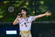 【ライブレポート】DXTEEN、『LuckyFes’26』出演！爽やかさから圧巻のパフォーマンスまで全7曲で魅せた夏ステージ - 画像一覧（28/49）