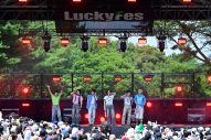 【ライブレポート】DXTEEN、『LuckyFes’26』出演！爽やかさから圧巻のパフォーマンスまで全7曲で魅せた夏ステージ - 画像一覧（36/49）