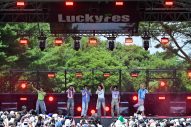 【ライブレポート】DXTEEN、『LuckyFes’26』出演！爽やかさから圧巻のパフォーマンスまで全7曲で魅せた夏ステージ - 画像一覧（38/49）