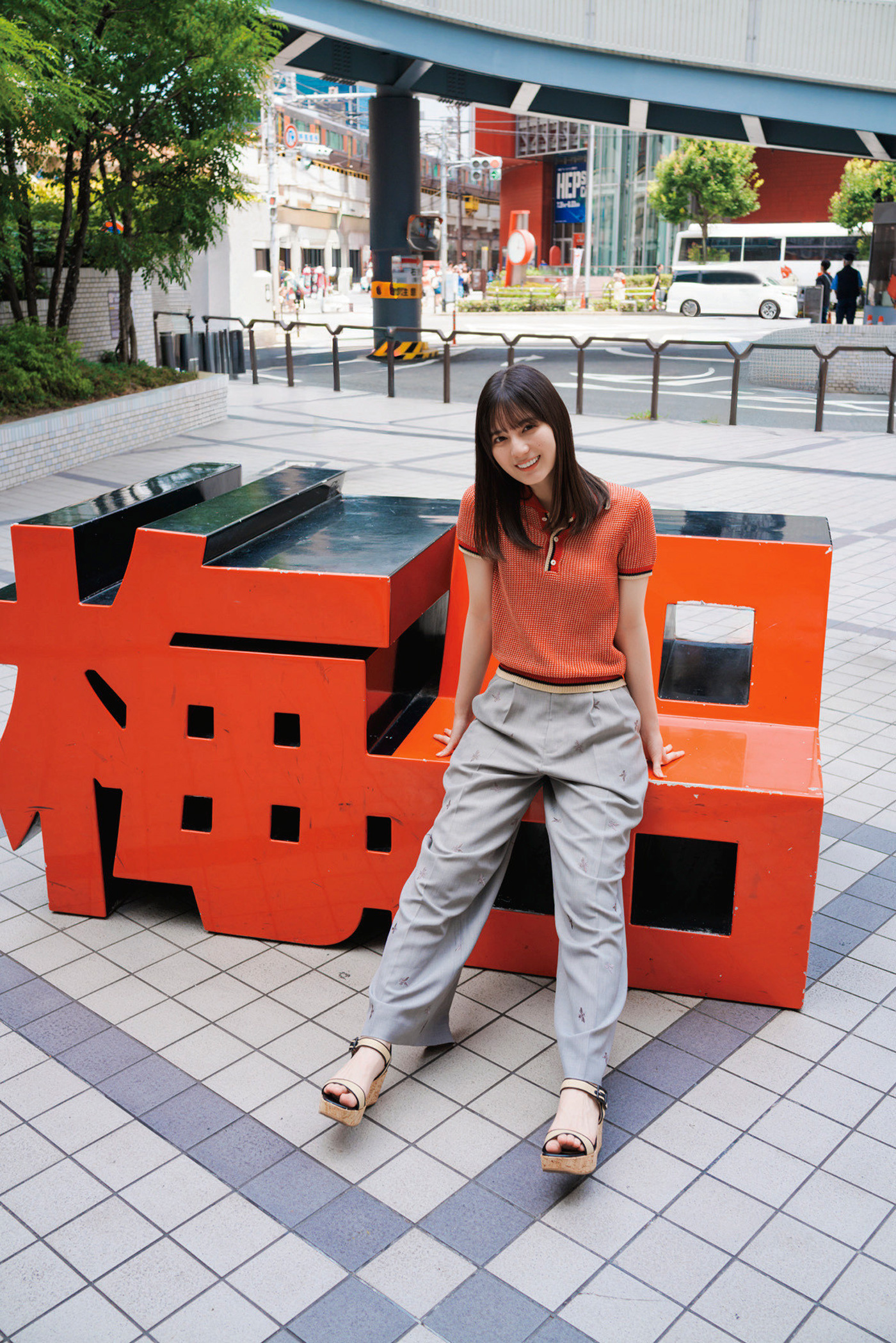 日向坂46小坂菜緒『B.L.T.10月号』表紙＆巻頭に登場！帰省にそっと同行するようなイメージで撮影