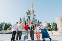 ミセス、東京ディズニーリゾート(R)でびしょ濡れに！予想をはるかに超える水量に、大森元貴が思わず「聞いてない！」と激怒する場面も