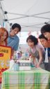 高橋文哉、久保史緒里らが「やかんの麦茶」CM『もうひとつのクレヨンしんちゃん やかんの家族だゾ！』第5話で夏祭りに奮闘 - 画像一覧（8/17）