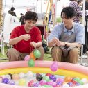 高橋文哉、久保史緒里らが「やかんの麦茶」CM『もうひとつのクレヨンしんちゃん やかんの家族だゾ！』第5話で夏祭りに奮闘 - 画像一覧（11/17）