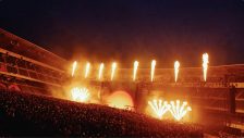 Ado『ブルーロック』主題歌のライブ映像公開！初の日産スタジアムライブにて初披露された「モンストロ」 - 画像一覧（3/6）
