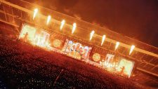 Ado『ブルーロック』主題歌のライブ映像公開！初の日産スタジアムライブにて初披露された「モンストロ」 - 画像一覧（6/6）