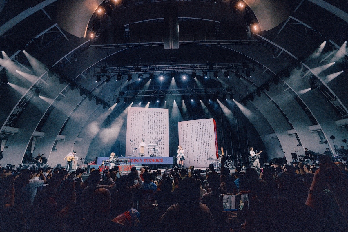 【ライブレポート】YOASOBI、自身最大規模となる北米ツアーを完走！「絶対にまたもっと大きくなって返ってきます」 - 画像一覧（2/9）