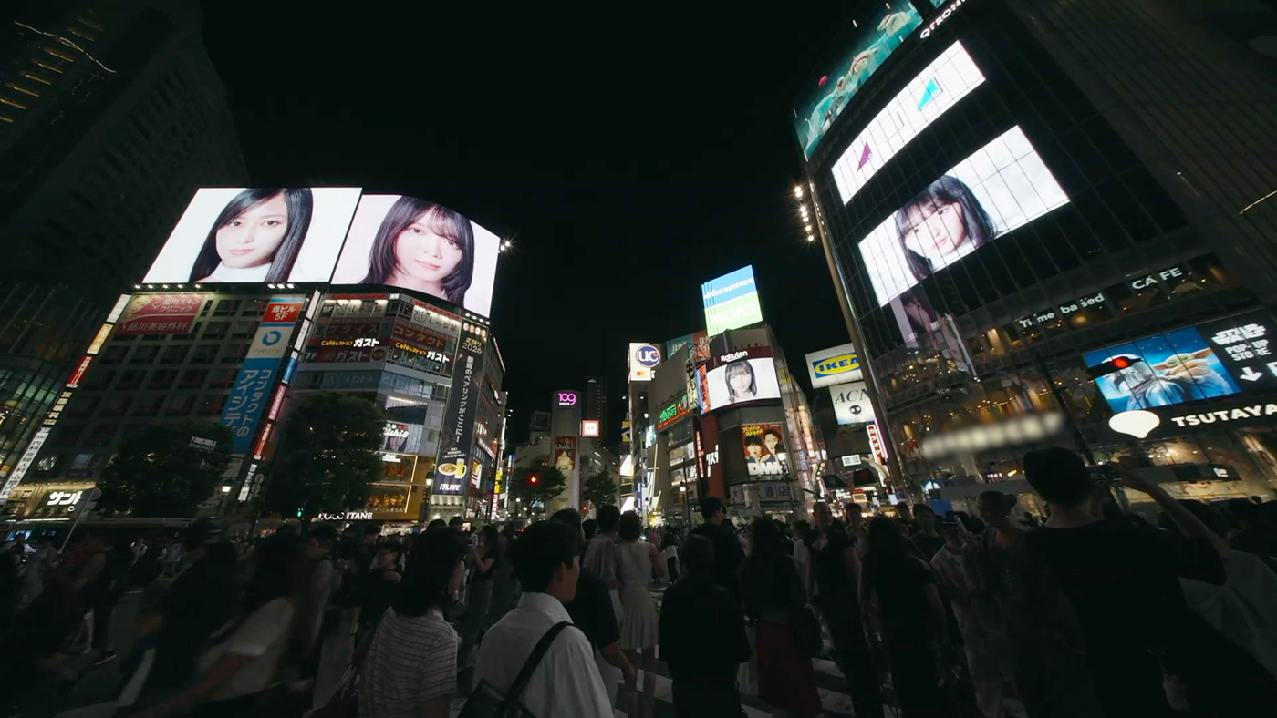 あらたな坂道グループ「青葉坂46」誕生！渋谷スクランブル交差点ビジョン13面ジャック生配信映像公開