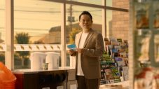 櫻井翔が「セブン-イレブンの人」を演じる“Olive”新CMオンエア開始！「ホームにお客さんをお招きしているような雰囲気でした」（櫻井翔） - 画像一覧（4/4）
