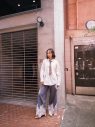 のん、クールな路地裏“はるきゃん”姿で魅せる！ドラマ『Tokyo middle 30』オフショット公開 - 画像一覧（3/6）