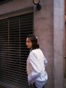 のん、クールな路地裏“はるきゃん”姿で魅せる！ドラマ『Tokyo middle 30』オフショット公開 - 画像一覧（4/6）