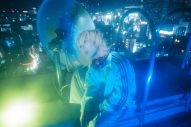 映画『GROTESQQQUE-グロテスク-』劇中歌第5弾は、Reol・水槽による「天井の街」。「半分ずつ作詞・歌唱を担当させていただきました」 - 画像一覧（3/3）