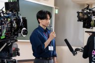 中島健人、本番OK後の一瞬のしぐさやひと言に素顔がダダ漏れ！Netflixシリーズ『SとX』メイキングシーン一挙公開 - 画像一覧（2/3）