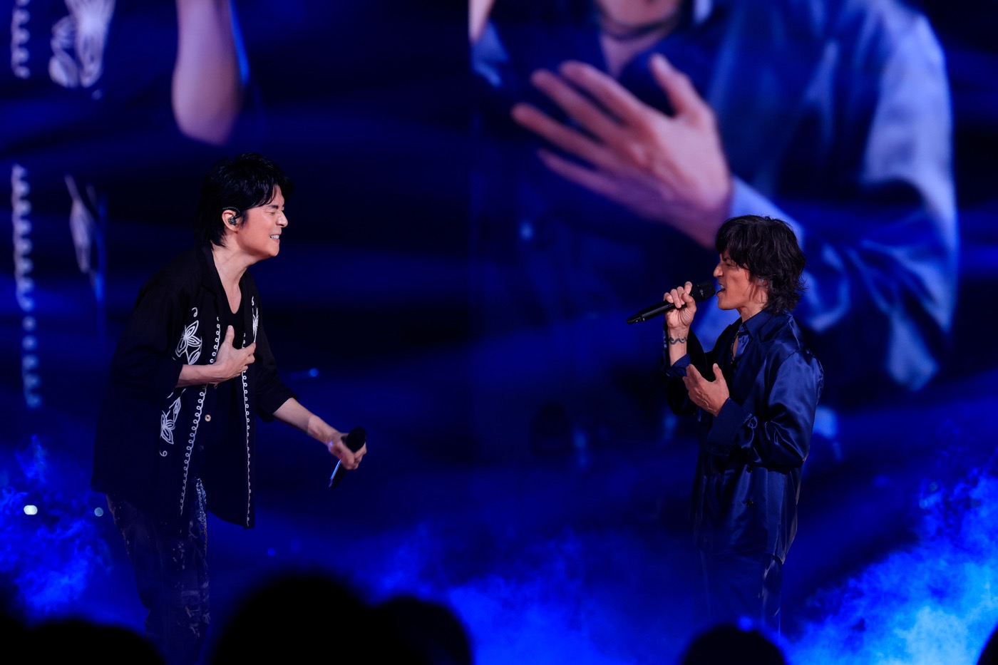 【ライブレポート】福山雅治、B’z稲葉浩志とサプライズ共演！「稲葉さんのボーカルで聴く『HELLO』はいいもんですね」「曲がいいから」