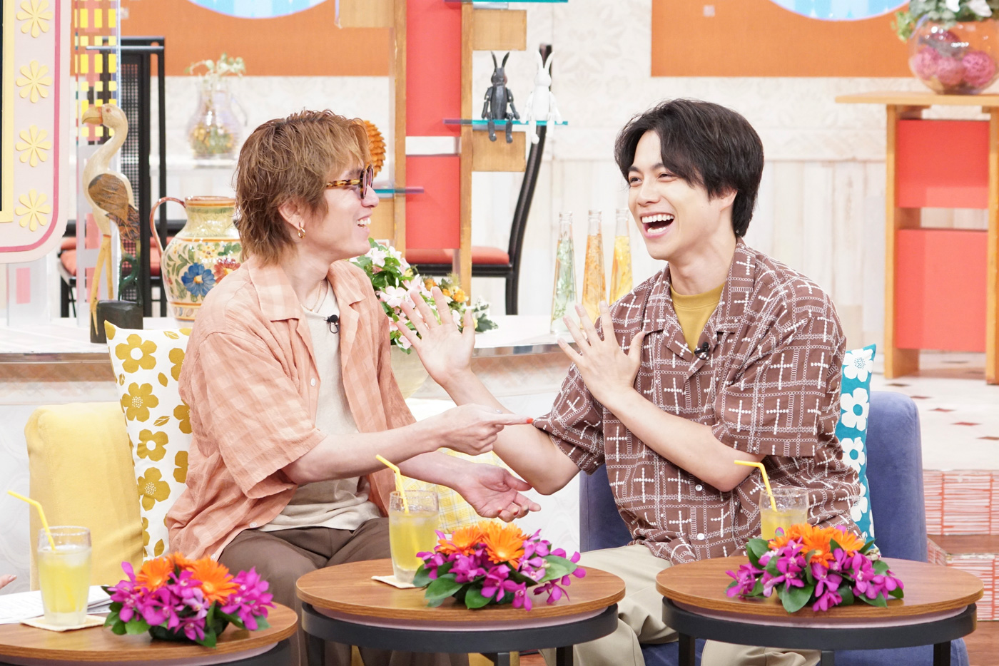 SUPER EIGHT安田章大が『モモコのOH！ソレ！み〜よ！』でWEST.重岡大毅にすかさずツッコミ！「まったく緊張しないです！」（重岡大毅）