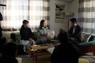 松村北斗×今田美桜『白鳥とコウモリ』撮影現場を語る。「ものすごく信頼感がありました」（松村）メイキング写真も公開 - 画像一覧（4/4）