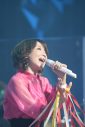 【ライブレポート】伊藤蘭と趣里が母娘共演！ツアー全公演中、唯一紙テープ応援がOKとなった東京公演の模様がWOWOWにて独占放送・配信 - 画像一覧（4/5）