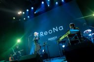 【ライブレポート】ReoNa、デビュー8周年当日に『animate Theater LIVE 2026 ～summer～』で最新曲「Amore」をアコースティック編成で初披露 - 画像一覧（2/14）
