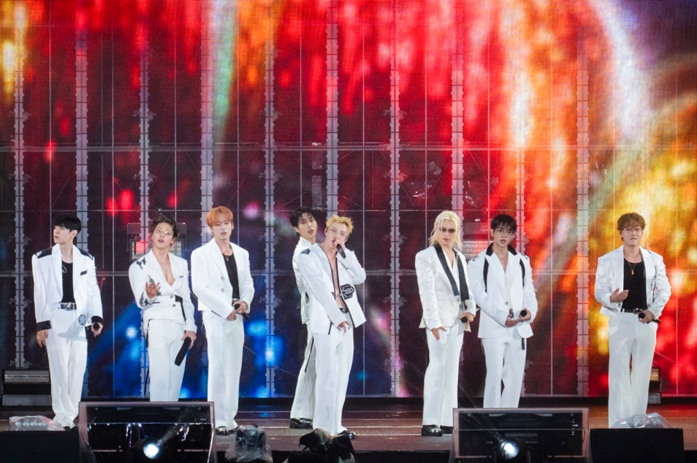 【ライブレポート】Stray Kids、海外男性アーティスト史上初の国立競技場単独ライブ開催！「目を疑うほどの光景」（バンチャン）