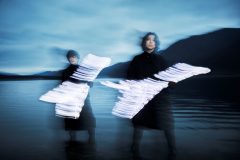 THE SPELLBOUND × BOOM BOOM SATELLITES、新曲「Brand New Drive」を渾身の一発撮り！「もう一度未来へ向けて起動させるための音楽です」