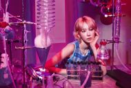 LE SSERAFIM「Made My Night」ふたつ目のビジュアルコンセプト「CHEMICAL NIGHT」の写真＆映像公開 - 画像一覧（2/7）