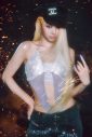 LE SSERAFIM「Made My Night」ふたつ目のビジュアルコンセプト「CHEMICAL NIGHT」の写真＆映像公開 - 画像一覧（3/7）