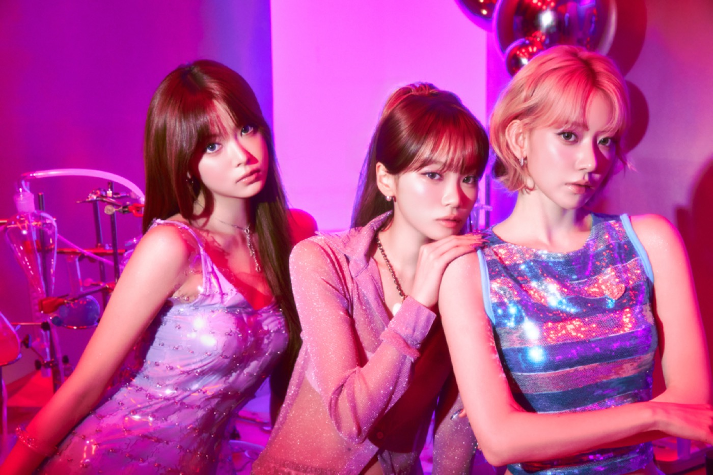 LE SSERAFIM「Made My Night」ふたつ目のビジュアルコンセプト「CHEMICAL NIGHT」の写真＆映像公開