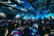 【ライブレポート】YOSHIKIディナーショーにMIYAVI、清春、竹中雄大、PATA集結！涙で感謝する場面も - 画像一覧（11/25）