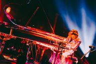 【ライブレポート】YOSHIKIディナーショーにMIYAVI、清春、竹中雄大、PATA集結！涙で感謝する場面も - 画像一覧（21/25）