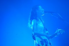 【ライブレポート】羊文学の全国ホールツアー『すーーーはーーー』“バンド史上過去最長”セトリを携えた初日新潟公演